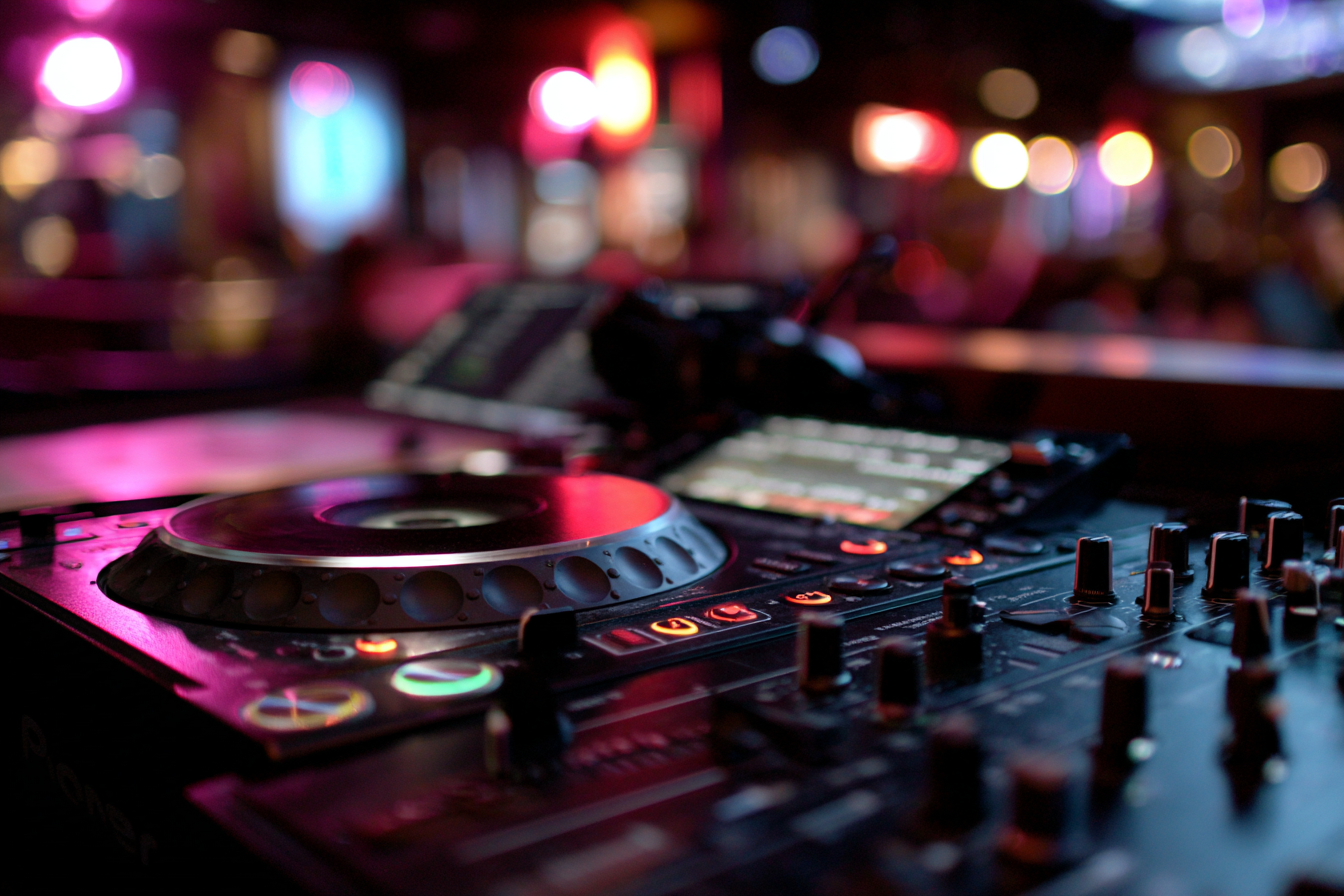 大阪クラブガイド｜大人世代・年齢層高めにおすすめの上質ナイトスポット