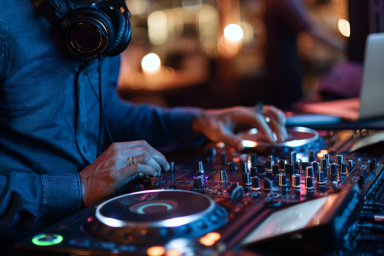 大阪クラブ料金ガイド｜相場・入場料・ドリンク代まとめ