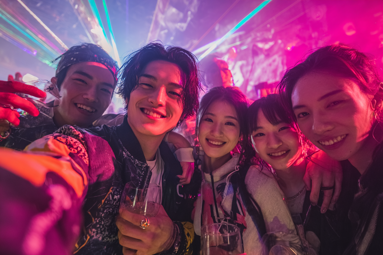 大阪クラブ一人(1人)デビュー｜ソロでも楽しめる夜遊びスポットガイド